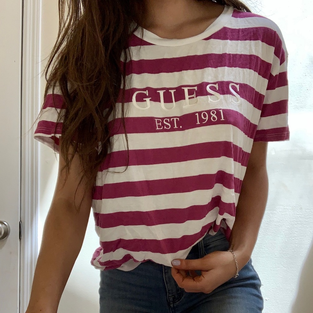 GUESS VINTAGE 90s TSHIRT